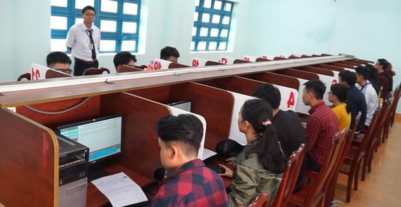 Sách Học hiểu và Mẹo 600 câu lý thuyết ô tô 2025