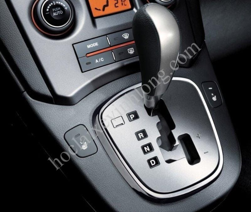 Học lái xe số tự động vĩnh long